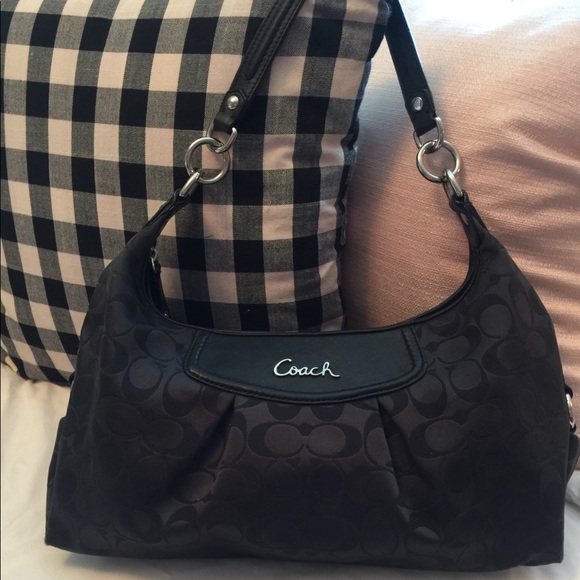 ♦️SOLD♦️ Authentic Coach Purse - Picture 2 of 8